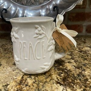 Rae Dunn 3d holly berry PEACE coffee mug - brand new never used - GORGEOUS!!!